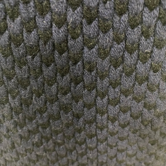 NWOT Chanel Navy Cashmere CC
Logo Shooting Star Scarf - Picture 8 of 16